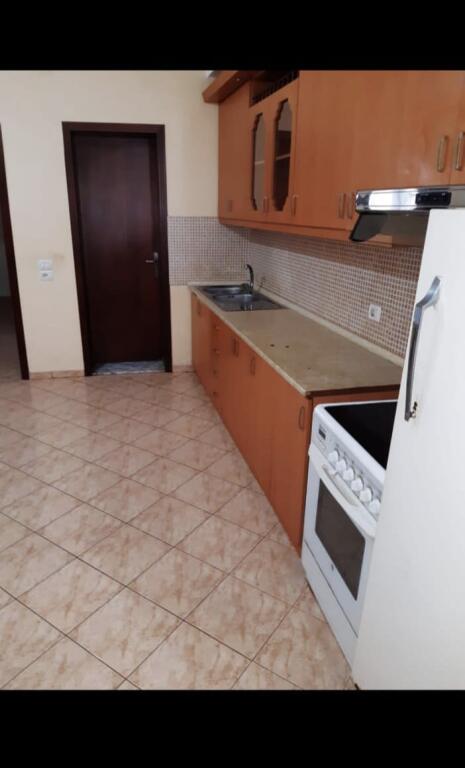APARTAMENT 1+1. ISH TREGU ELEKTRIK