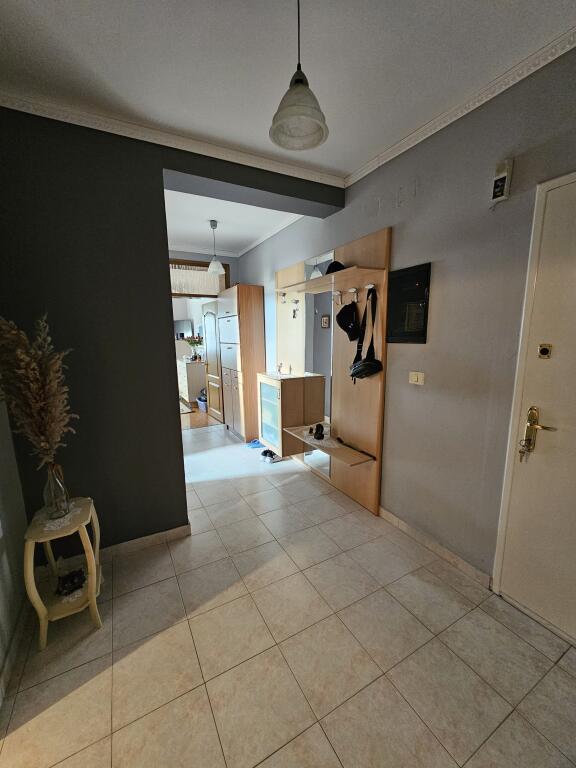 Apartament 2+1 për shitje pranë Medresesë!