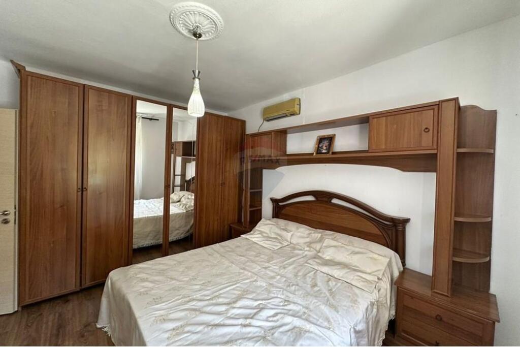 APARTAMENT 2+1, MYSLYM SHYRI