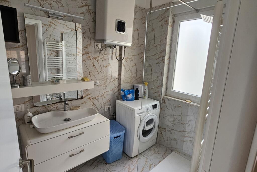 At Kompleksi FZ, 2+1+2 Garage Apartment for Rent!