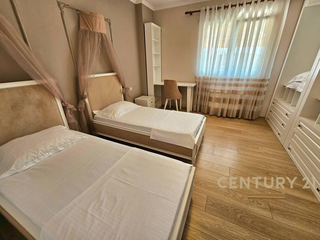In affitto attico duplex 4+1+3 a Fresk, vicino al ristorante Fresk.