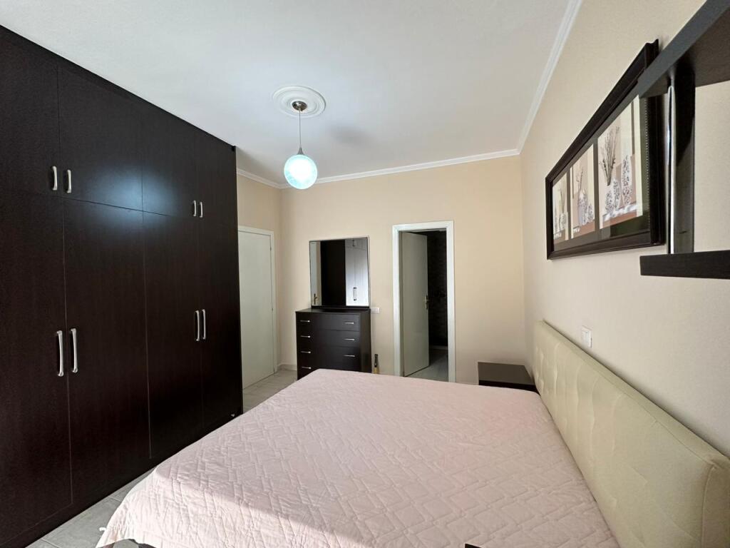 Apartament 2+1 për Qira – Rruga e Durrësit (pranë Shkollës Qemal Stafa)