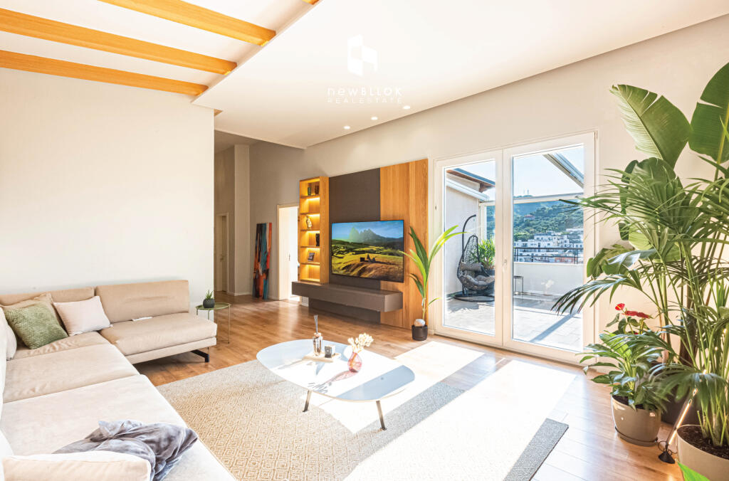 Shitet:✨️ Penthouse (Perfekt) (Pamje Ballore - 📍Liqeni i Thatë) (3+1 kuzhinë Veç / 4+1) - 100% I Investuar me Cilëai Premium, Dhe Çmim Okazion për Tregun!