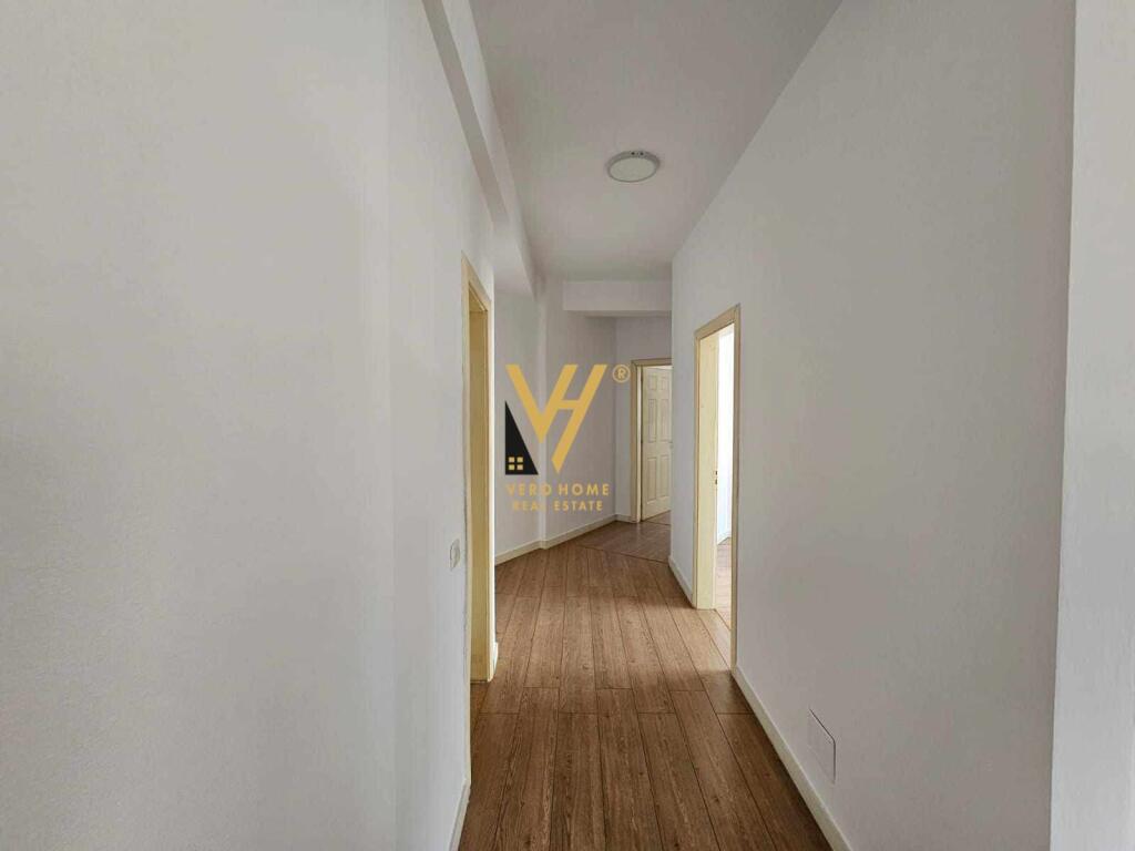 APARTAMENT 2+1+2BANJO ME QERA TE UNAZA E RE