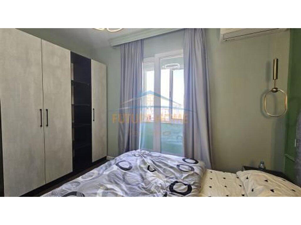 Shitet, Apartament 1+1, Bulevardi Zhan D'Ark, Tirane.
