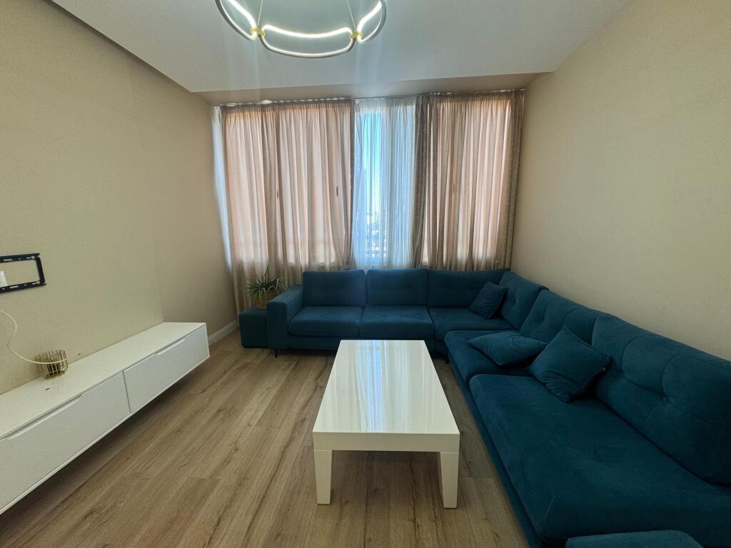 Jepet me qira super apartament 2+1 te Bulevardi i Ri