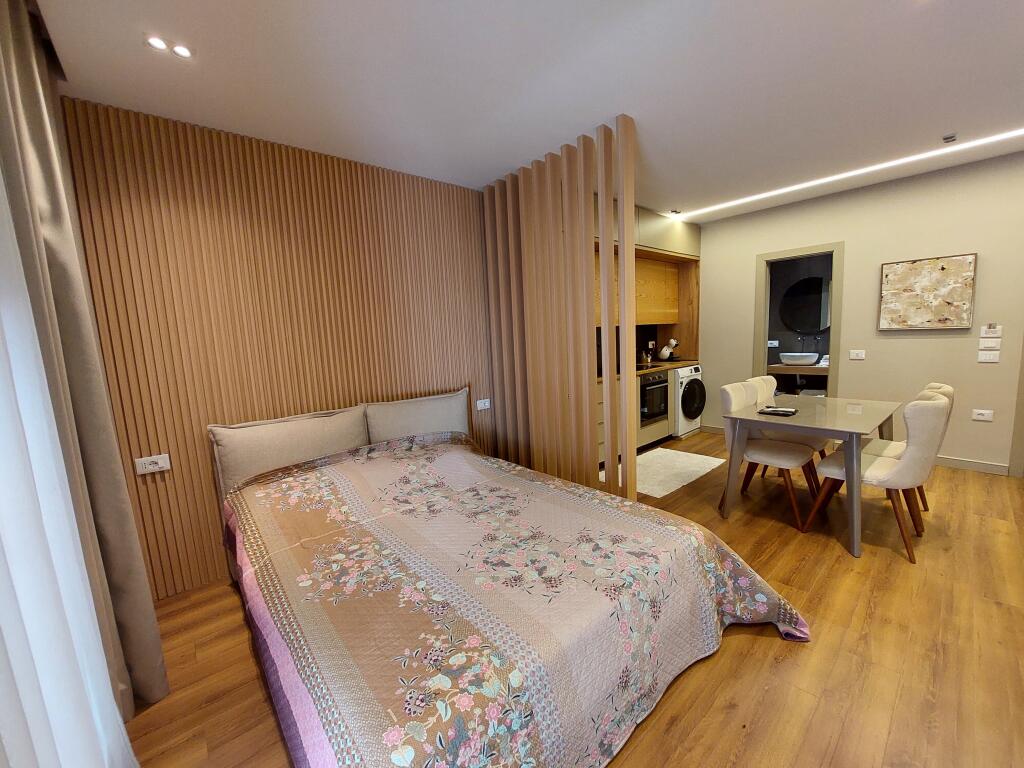 ESKLUZIVE në Lungomare, Vlorë! Shitet apartament 2+1+2 + post parkimi,