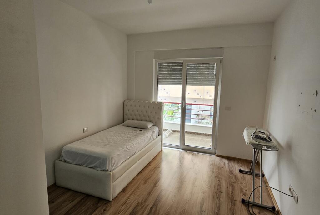 At Kompleksi FZ, 2+1+2 Garage Apartment for Rent!