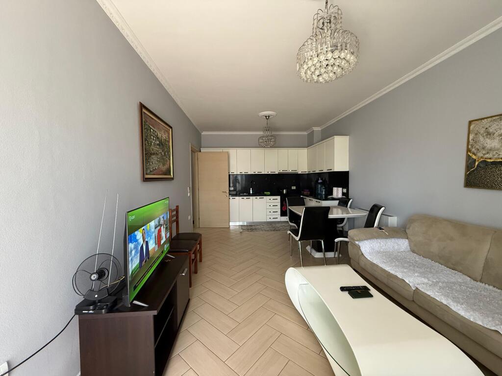 Apartament 2+1 me Qira ne Unaze te Re, Astir!
