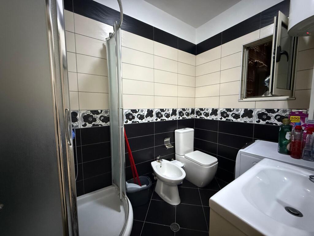 Apartament 2+1 me Qira ne Unaze te Re, Astir!