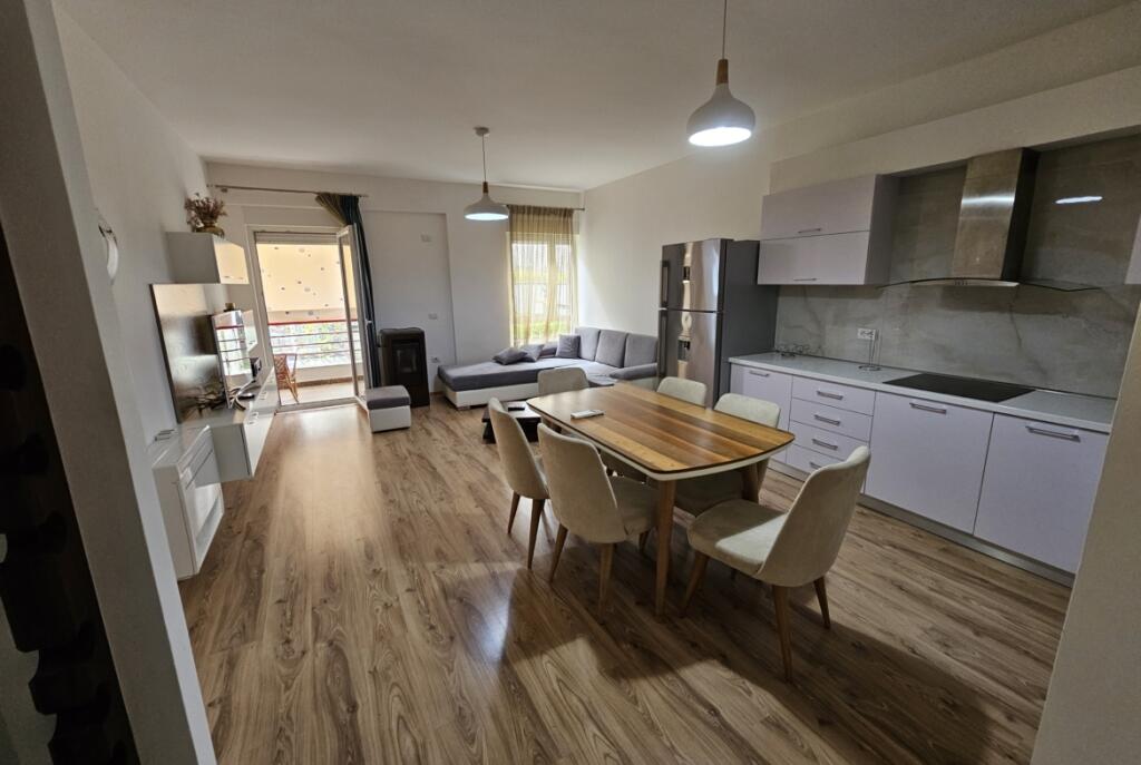 At Kompleksi FZ, 2+1+2 Garage Apartment for Rent!
