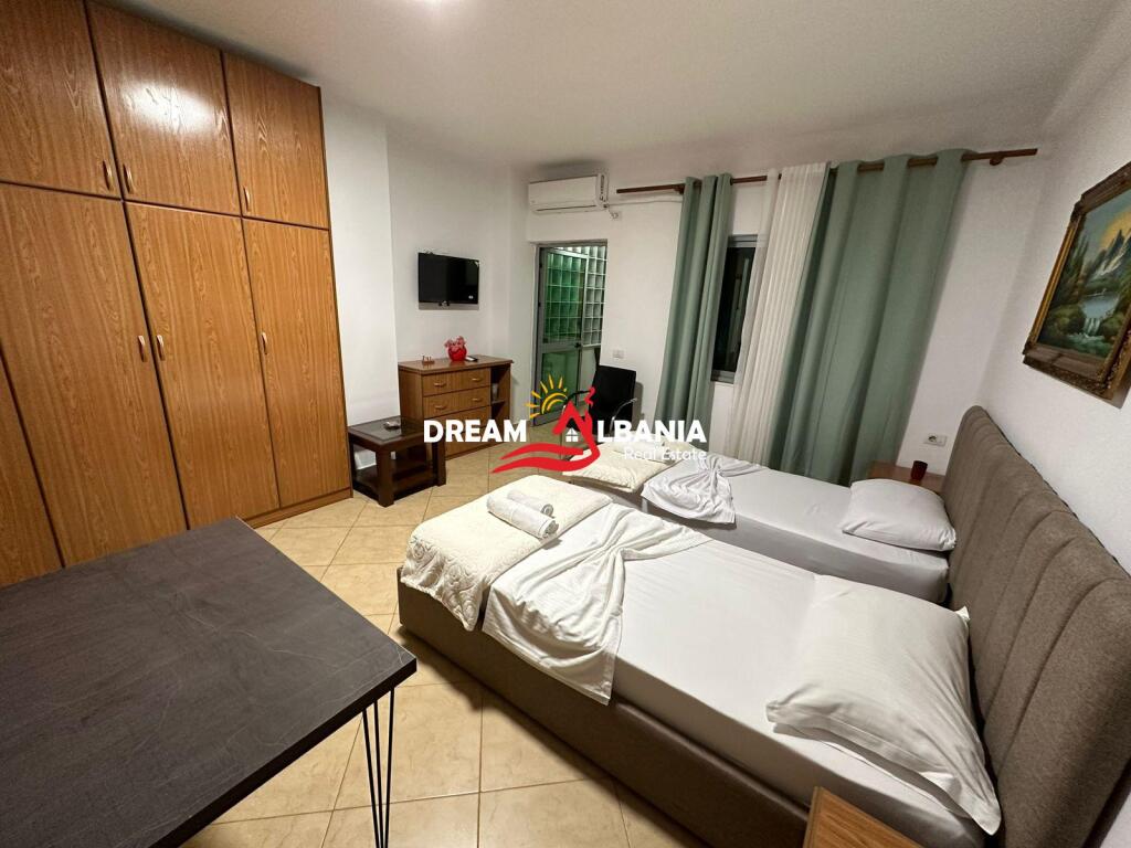 Shiten 2 garsoniere ne rrugen e Durrsit prane Bllokut te Ambasadave (ID 4101043)