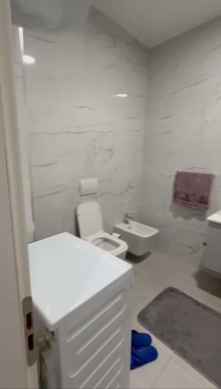 SHITET APARTAMENT 2+1 PRANE BULEVARDIT TE RI, TIRANE