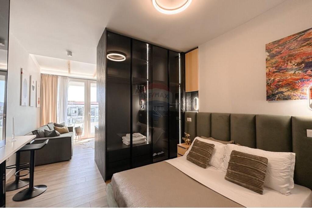 Studio di Lusso in Vendita ad Astir!