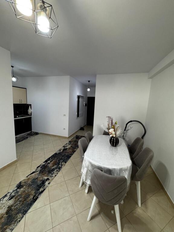 Shitet apartament 1+1 Fresk