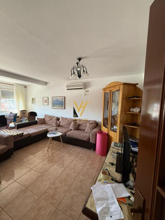 APARTAMENT 2+1+BLK ME QERA TE RRUGA FORTUZI