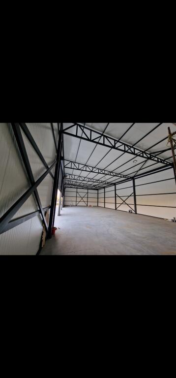 JEPET ME QERA KAPANON 300M²