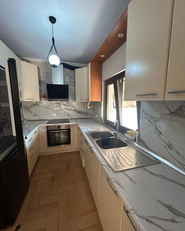 Jepet me qira apartament 2+1 te Oxhaku