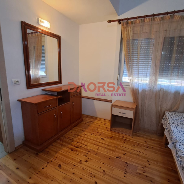 Appartamento 1+1 in affitto al 4° piano di una villa, Durazzo