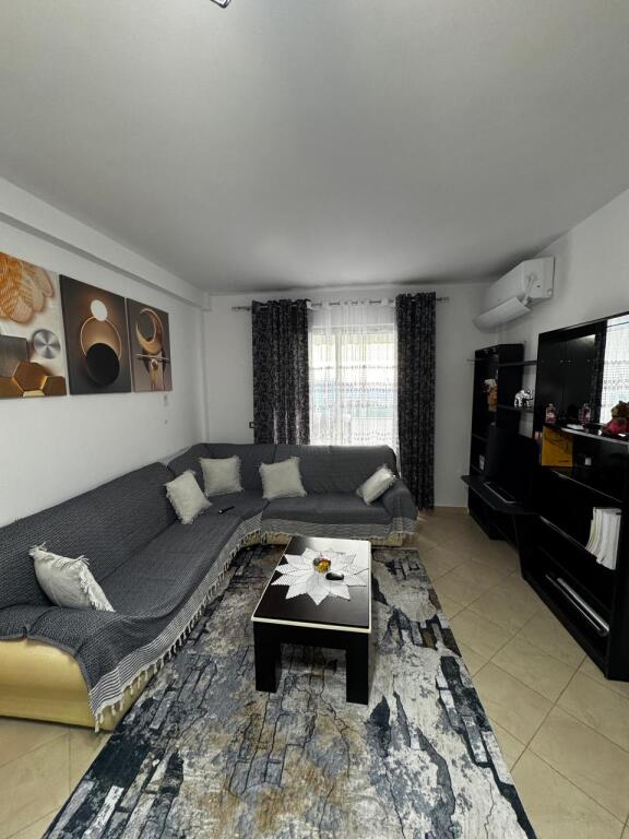 Shitet apartament 1+1 Fresk