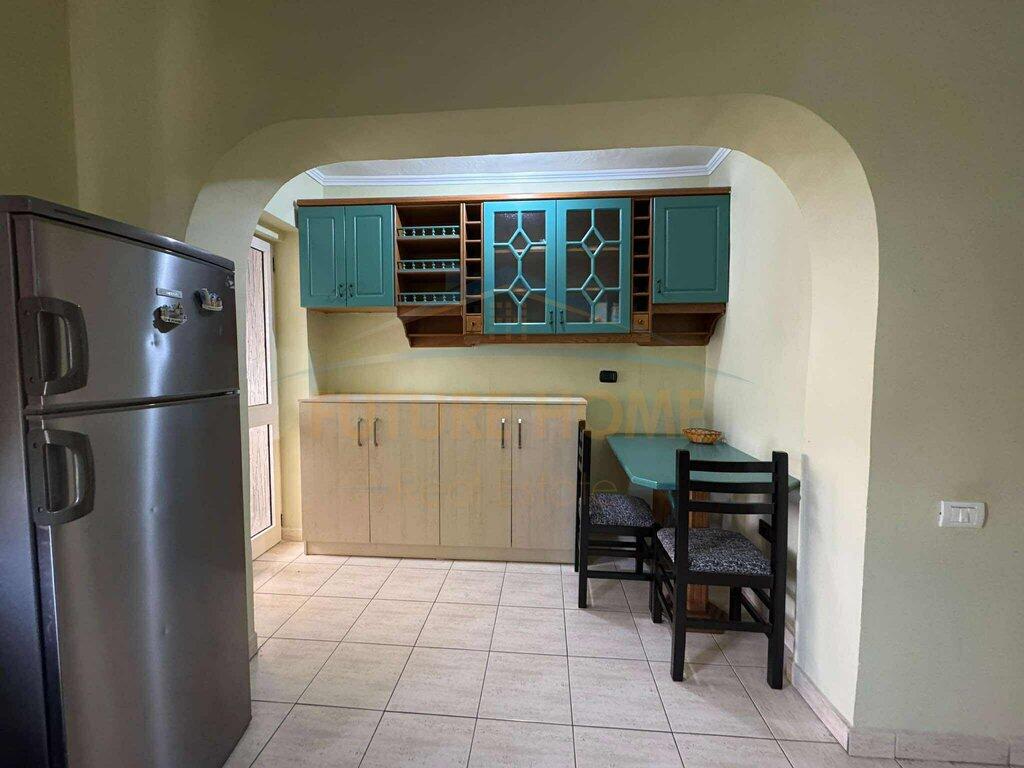Qera, Apartament 2+1+2, Unaza e Re, Tiranë.