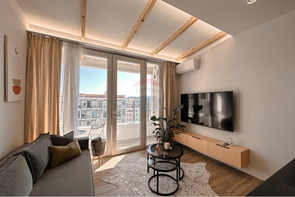 Studio di Lusso in Vendita ad Astir!