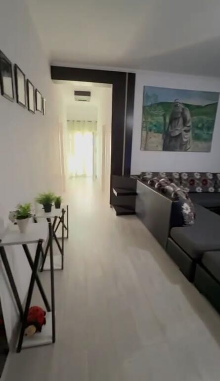 SHITET APARTAMENT 2+1 PRANE BULEVARDIT TE RI, TIRANE