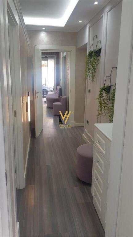 JEPET AMBIENT 50M2 ME QERA TE BRRYLI