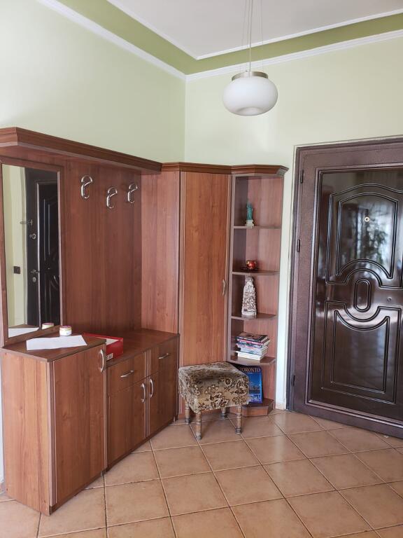 For rent 2+1 at Komuna e Parisit, kika 2