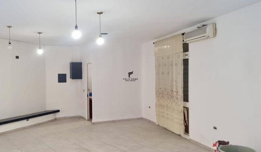 NEGOZIO IN AFFITTO 80 M2 PORCELLANA