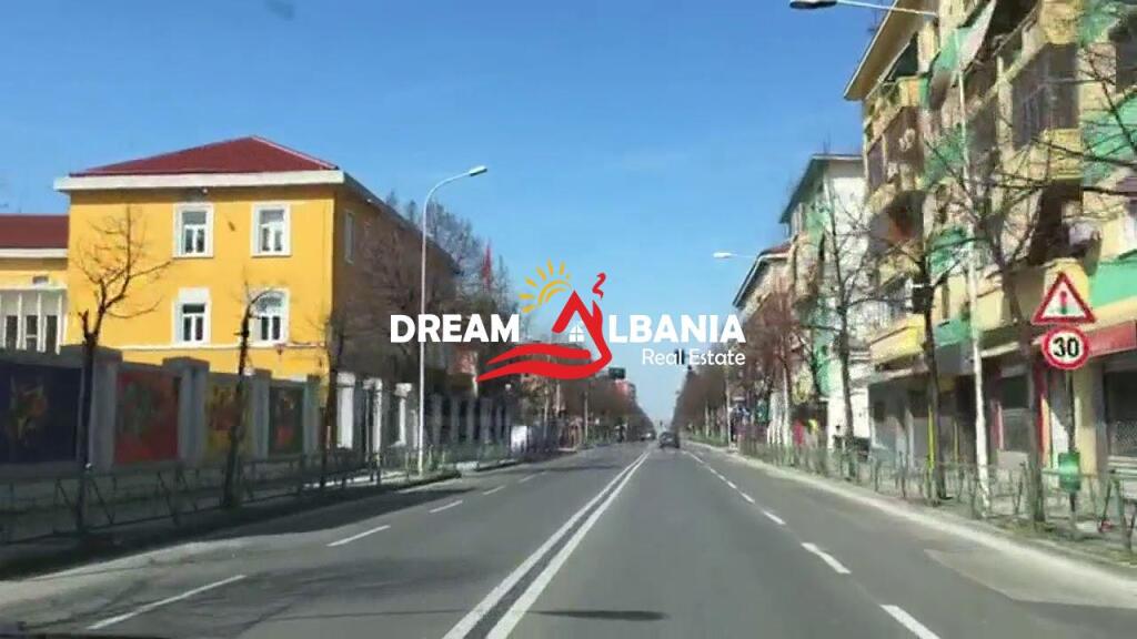 Dyqan ne Shitje ne rrugen e Durresit buze rruge (ID 4171366)