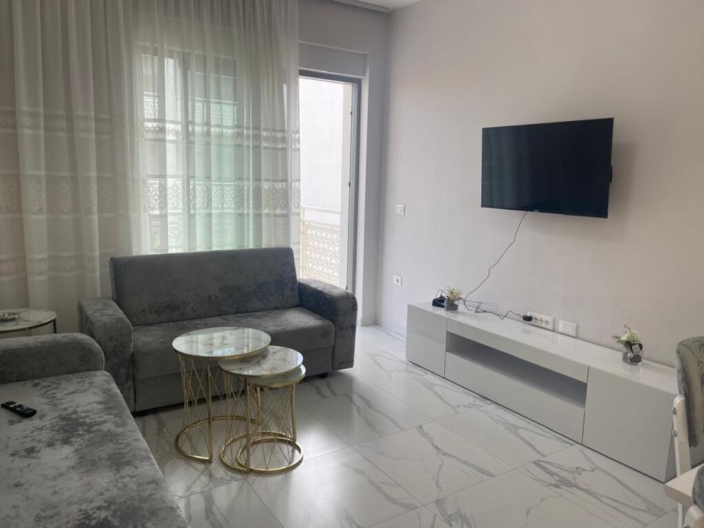 Apartament 2+1 me qira tek Fusha e Aviacionit