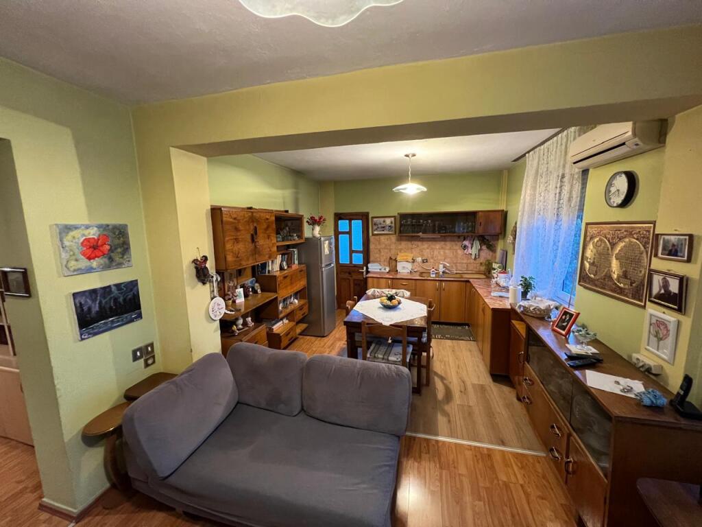 Vicino alla Corte d'Appello, Viale Zhan D'Ark, appartamento 2+1 arredato in affitto.