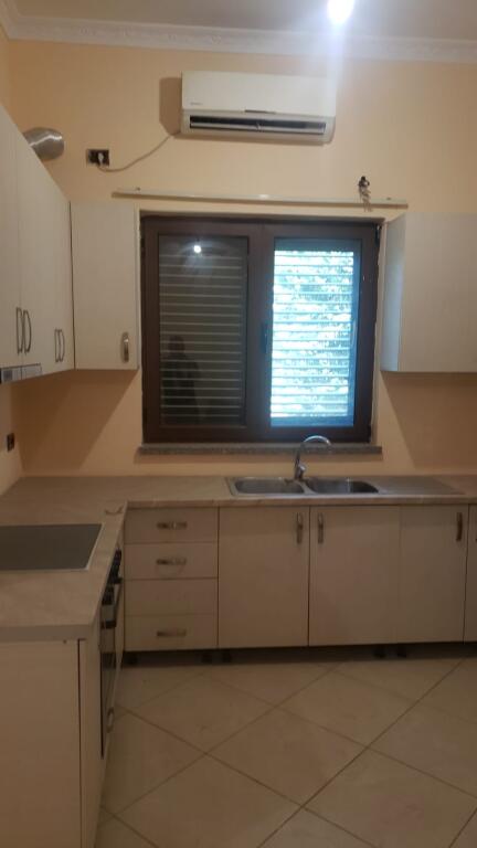 Jepet me qira 1+1 MEZEZ PRANE CASA ITALIA