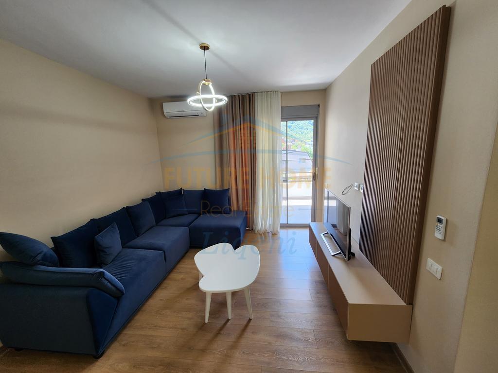 Affitto, Appartamento 2+1, Liqeni i Thate, Tirana.