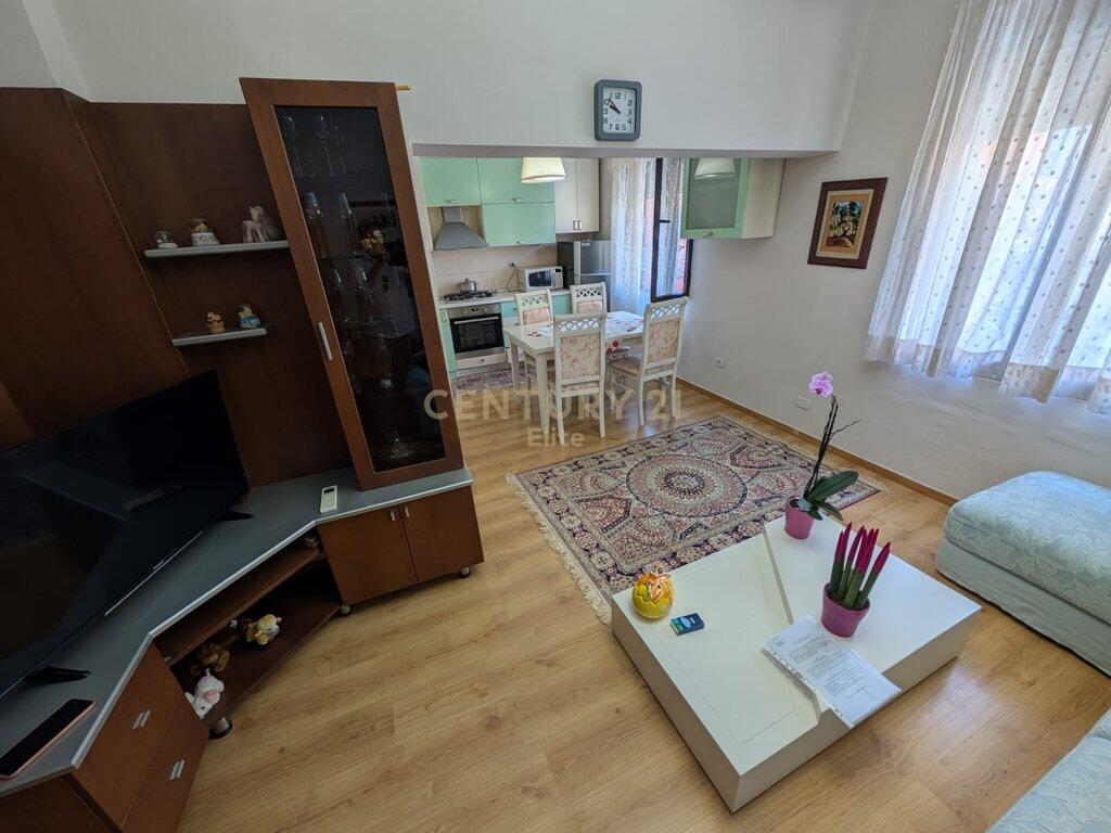 qira apartament 2+1 prane stadiumit Dinamo.