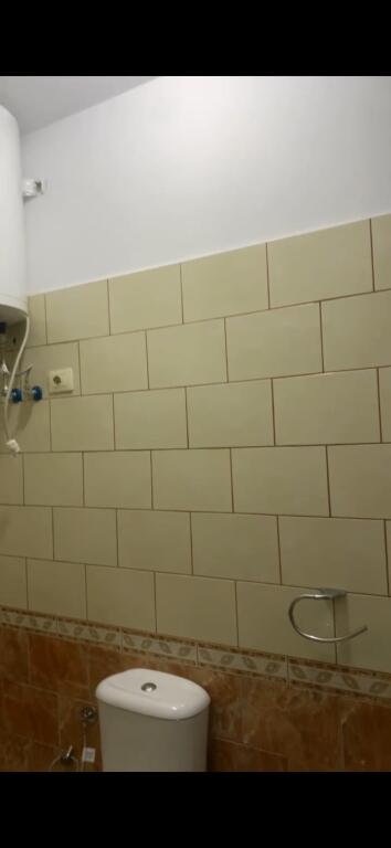 Apartament për qera tek Ali Visha në gjendje super