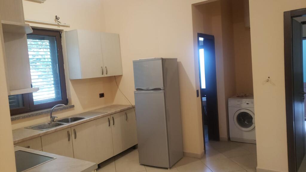Jepet me qira 1+1 MEZEZ PRANE CASA ITALIA