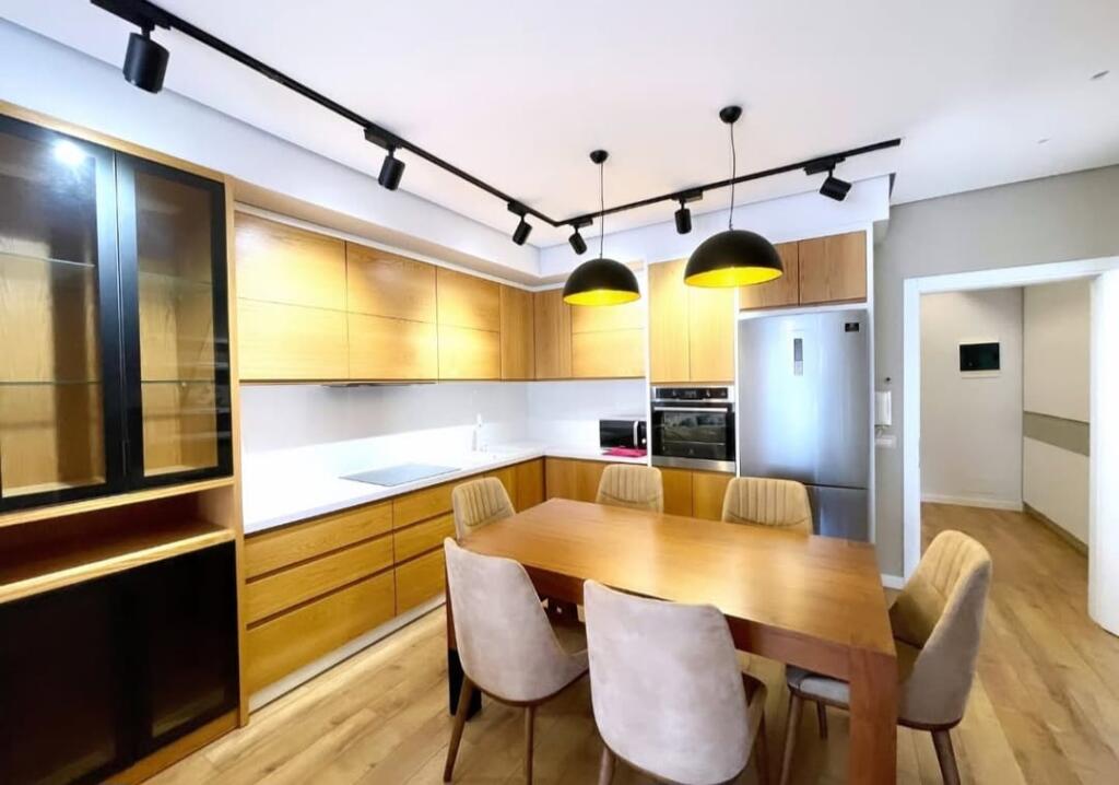 Përballë me Misto Mame, Kompleksi Cabej shesim apartament 2+1+2
