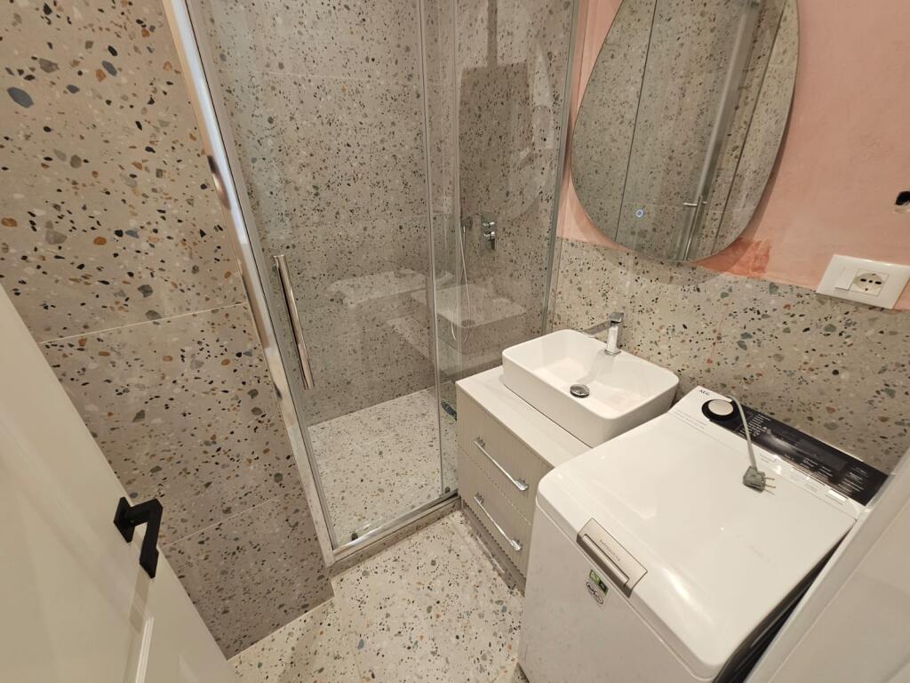 Apartament me qera 1+1 ne Qender (ID B2101167) Tirane.