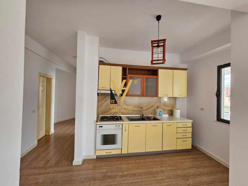 APARTAMENT 2+1+2BANJO ME QERA TE UNAZA E RE