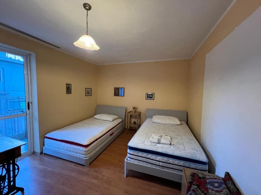 Vicino alla Corte d'Appello, Viale Zhan D'Ark, appartamento 2+1 arredato in affitto.