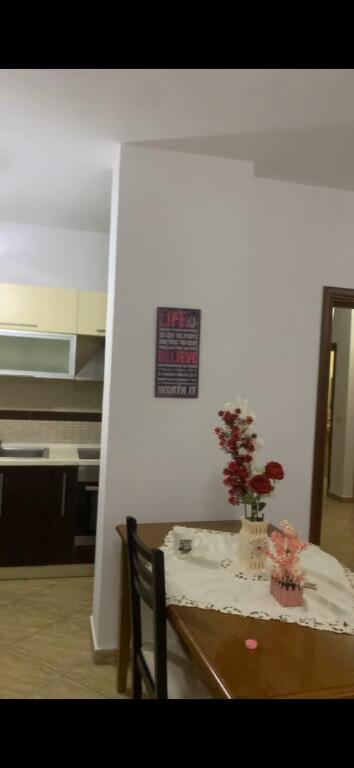 Apartament për qera tek Ali Visha në gjendje super