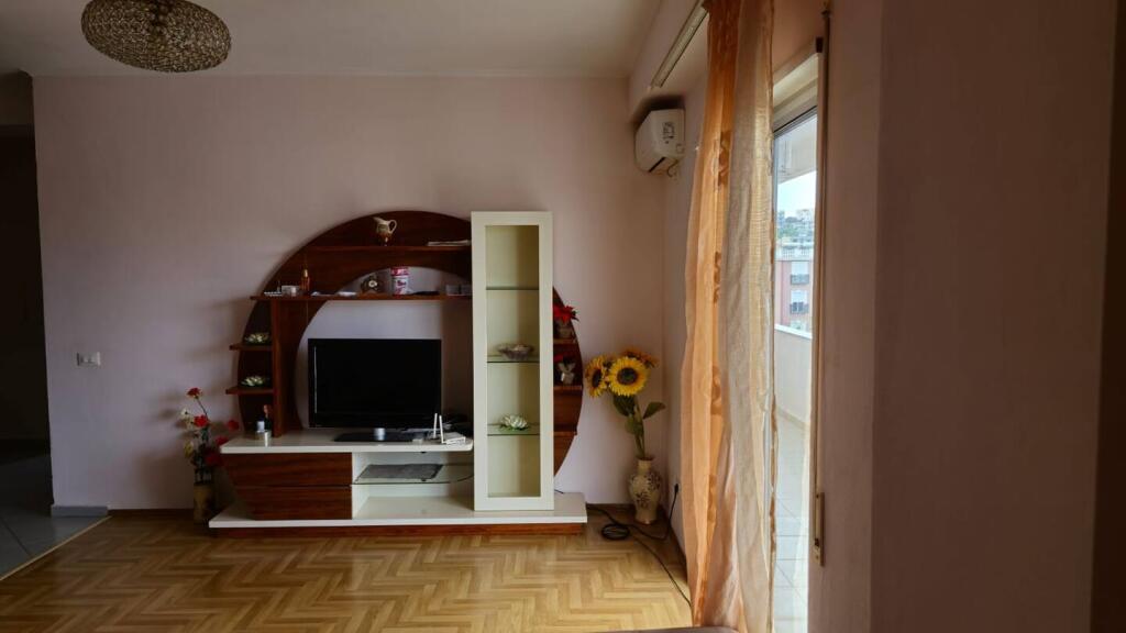 Vila me qera 1+1 tek Rruga Elbasanit (ID BV22456) Tirane.
