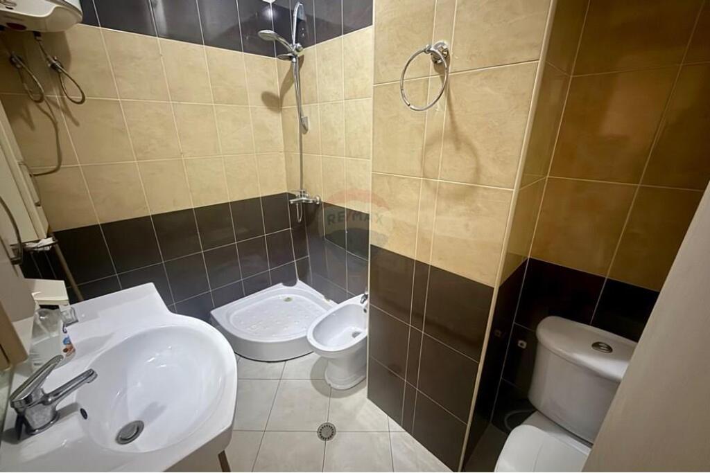 Apartament ne shitje, 1+1 totalisht i mobiluar tek Hipoteka per!
