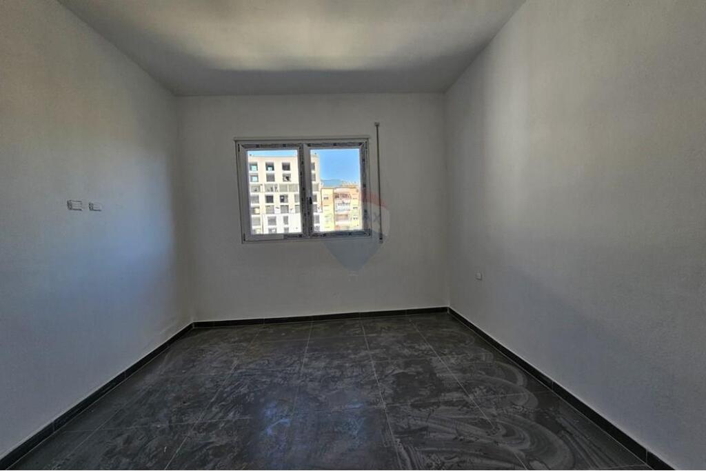 Office for rent together with parking space