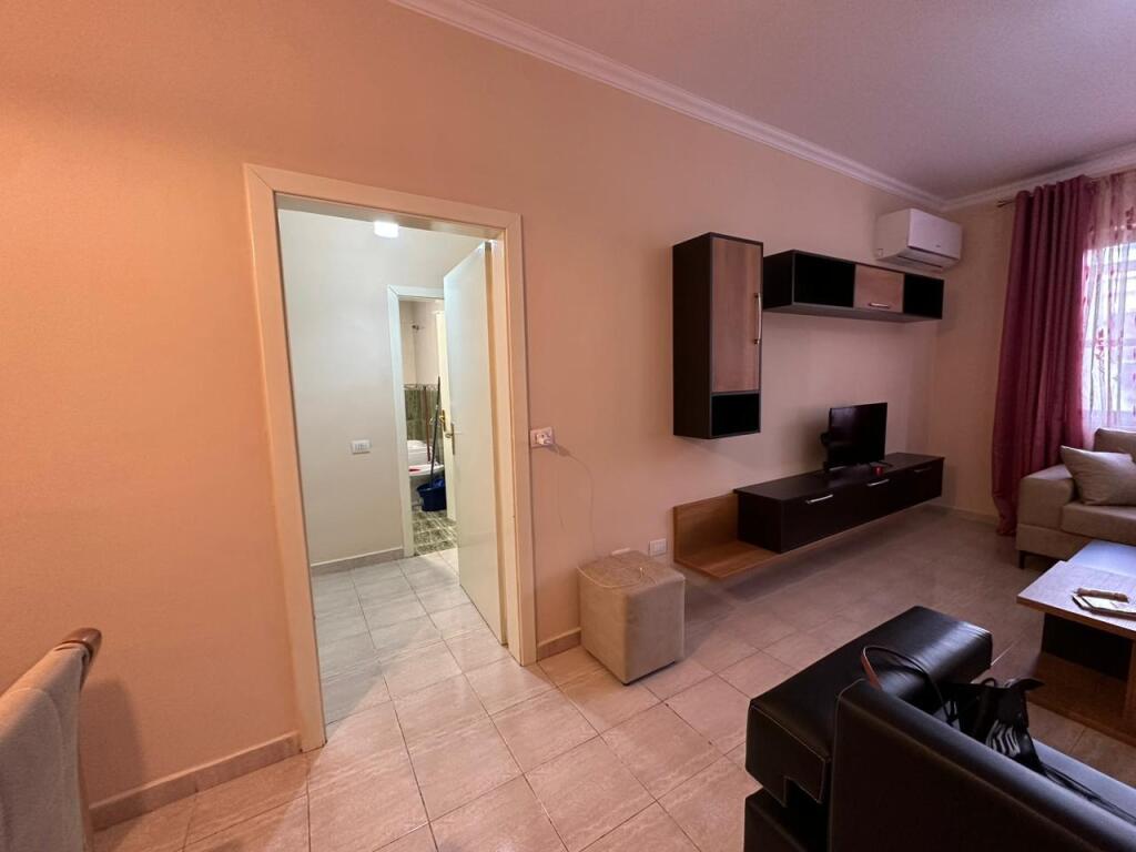 Apartament 2+1 për Qira – Rruga e Durrësit (pranë Shkollës Qemal Stafa)