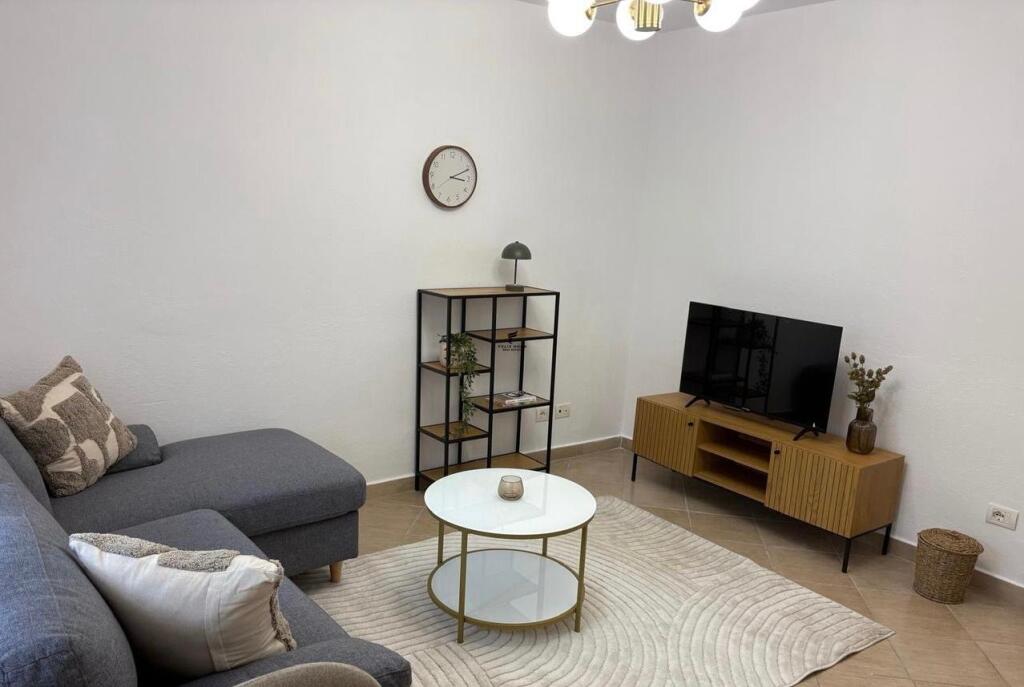APARTAMENT ME QERA 1+1 XHAMIA E TABAKEVE