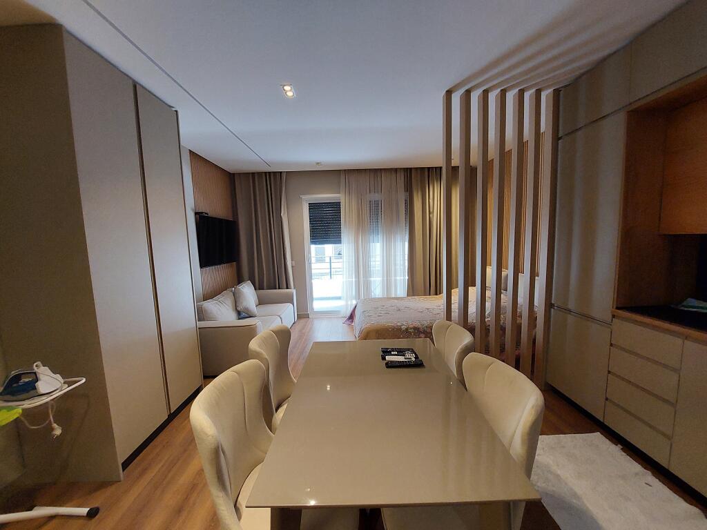 ESKLUZIVE në Lungomare, Vlorë! Shitet apartament 2+1+2 + post parkimi,