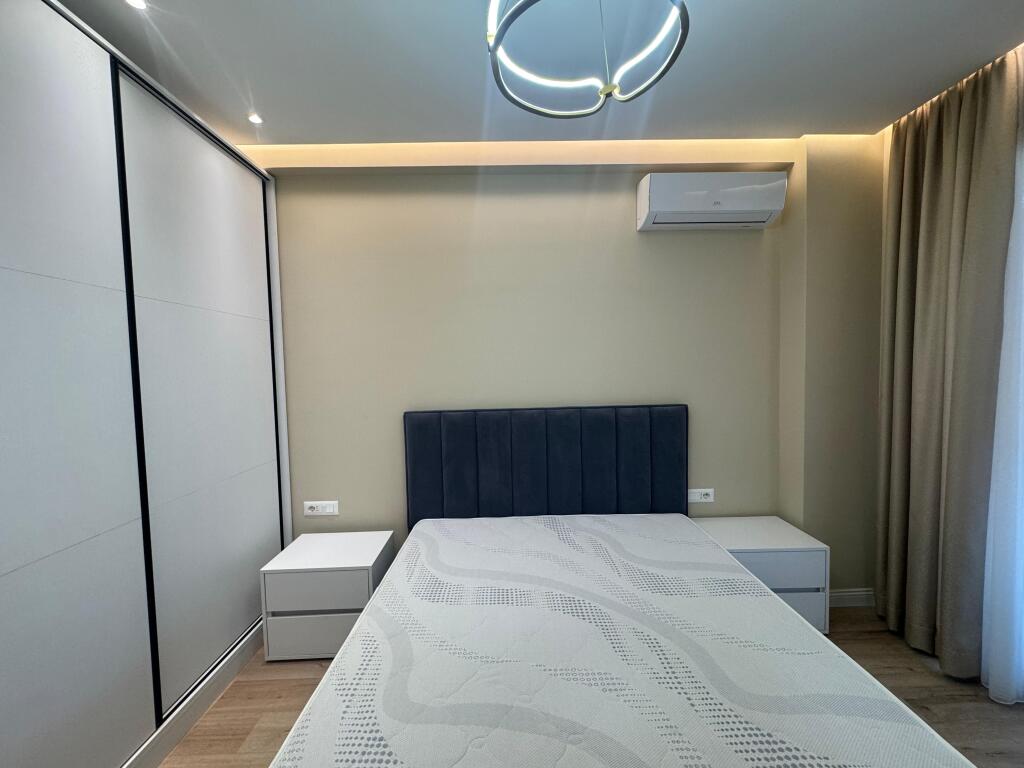 Jepet me qira super apartament 2+1 te Bulevardi i Ri